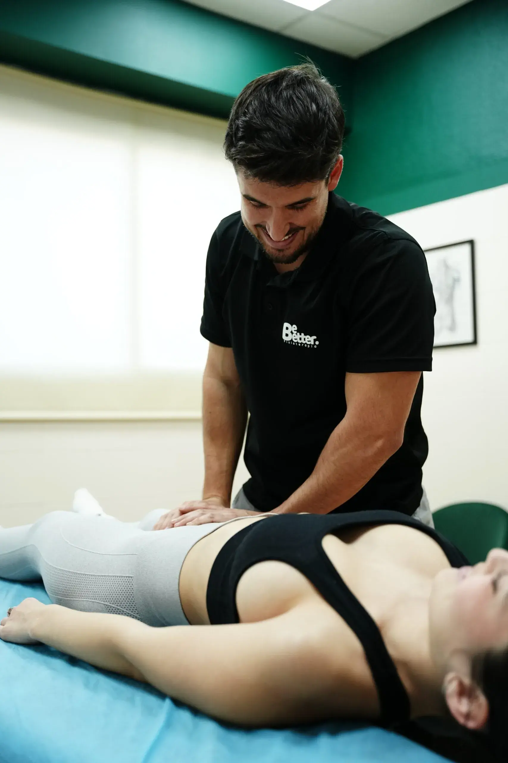 DSC09171-scaled Entrenador haciendo ejercicio fisioterapeuta.